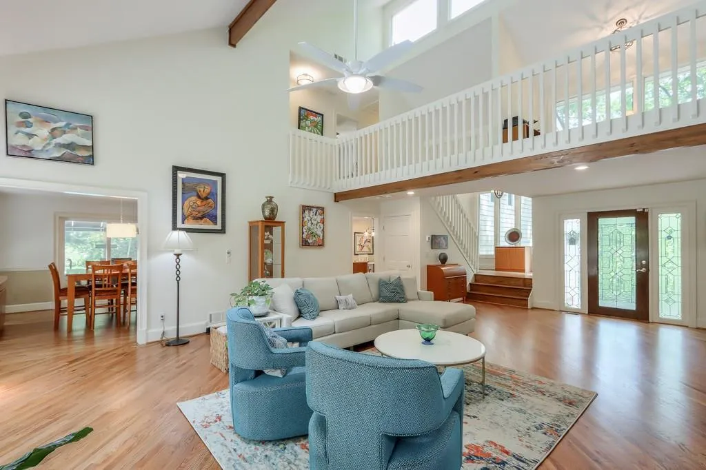 7900 Saddle Ridge Drive, Sandy Springs, Georgia 30350, 4 Bedrooms Bedrooms, ,3 BathroomsBathrooms,Residential,Sold,7900 Saddle Ridge Drive,7216056