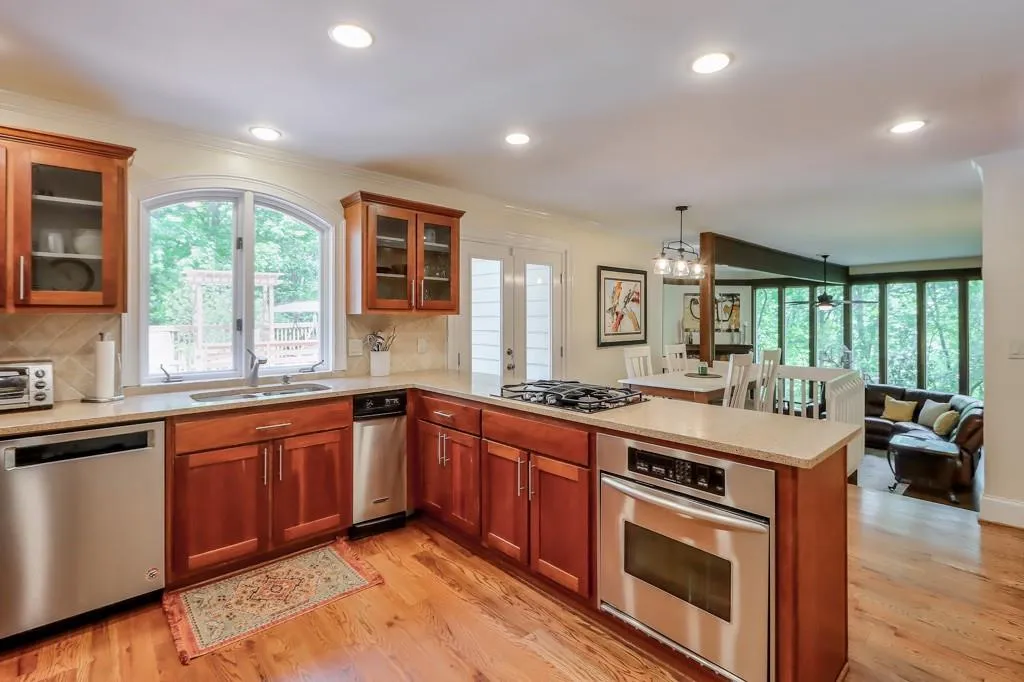 7900 Saddle Ridge Drive, Sandy Springs, Georgia 30350, 4 Bedrooms Bedrooms, ,3 BathroomsBathrooms,Residential,Sold,7900 Saddle Ridge Drive,7216056