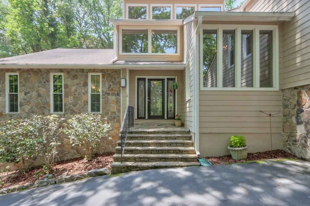 7900 Saddle Ridge Drive, Sandy Springs, Georgia 30350, 4 Bedrooms Bedrooms, ,3 BathroomsBathrooms,Residential,Sold,7900 Saddle Ridge Drive,7216056