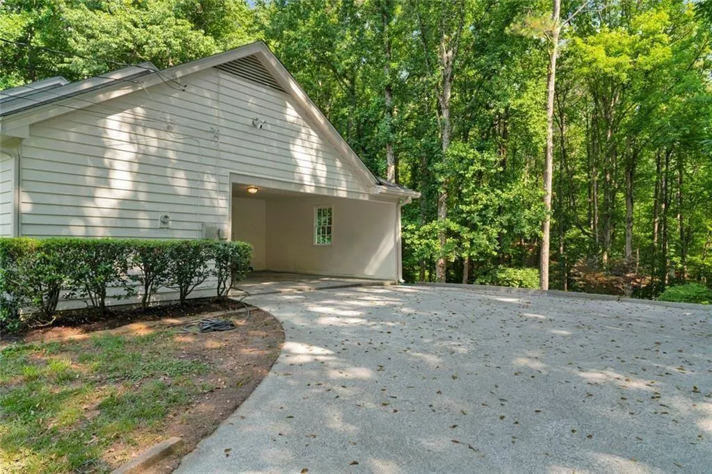 1590 Sunnybrook Farm Road Road, Atlanta, Georgia 30350, 5 Bedrooms Bedrooms, ,3 BathroomsBathrooms,Residential,For Sale,1590 Sunnybrook Farm Road Road,7603034