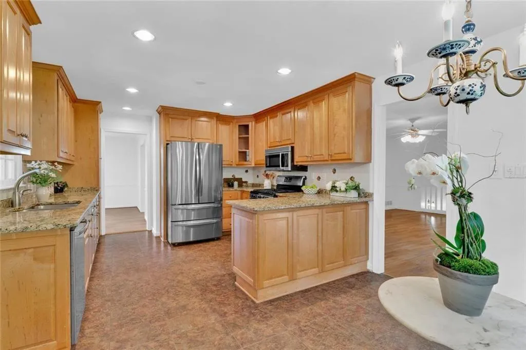 1590 Sunnybrook Farm Road Road, Atlanta, Georgia 30350, 5 Bedrooms Bedrooms, ,3 BathroomsBathrooms,Residential,For Sale,1590 Sunnybrook Farm Road Road,7603034