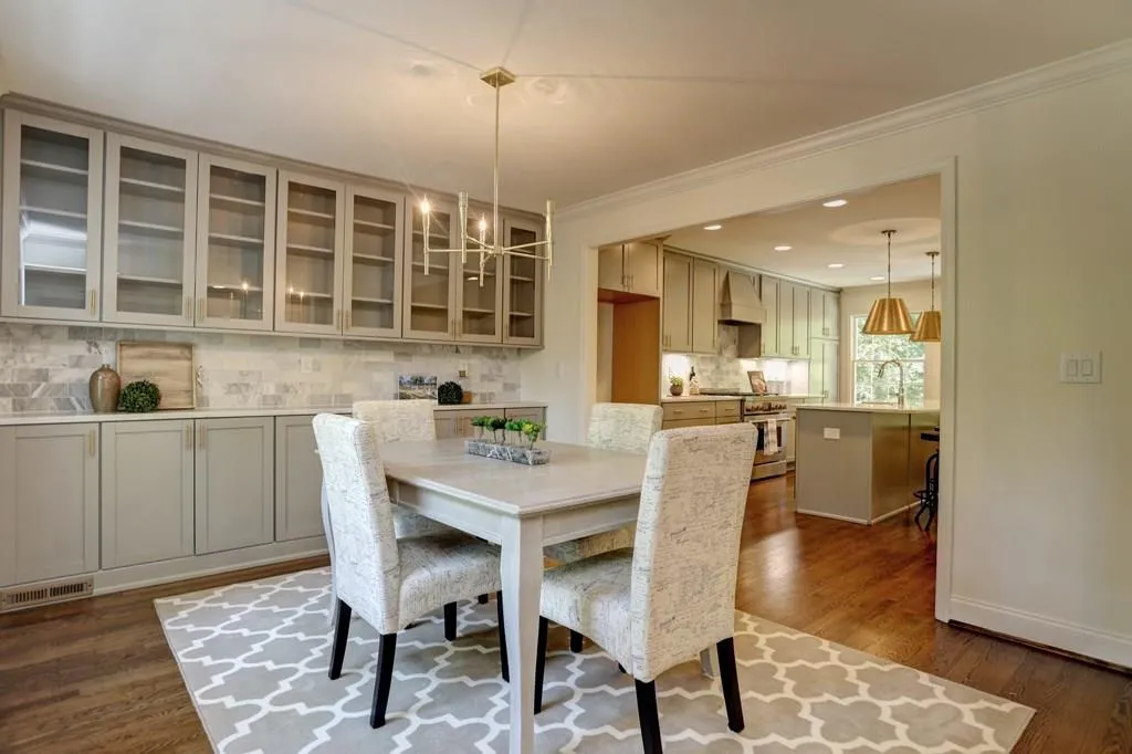 5200 High Point Road, Sandy Springs, Georgia 30342, 4 Bedrooms Bedrooms, ,3 BathroomsBathrooms,Residential,Sold,5200 High Point Road,5871006