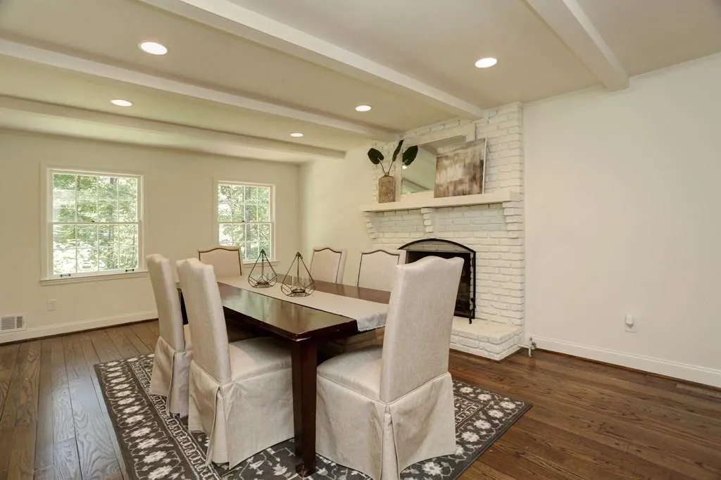 5200 High Point Road, Sandy Springs, Georgia 30342, 4 Bedrooms Bedrooms, ,3 BathroomsBathrooms,Residential,Sold,5200 High Point Road,5871006