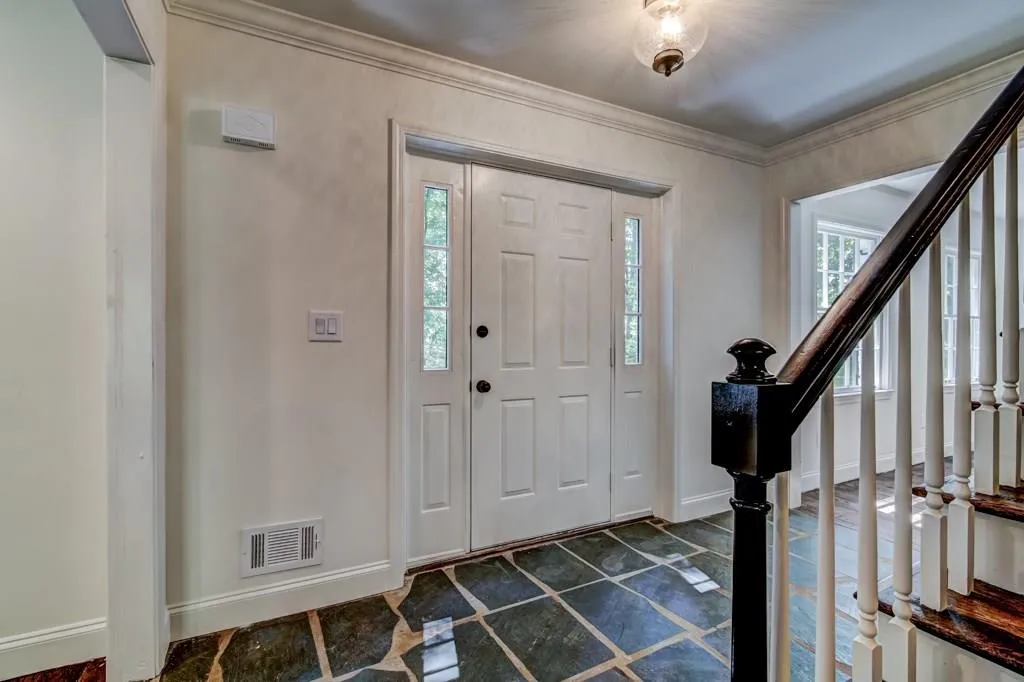 5200 High Point Road, Sandy Springs, Georgia 30342, 4 Bedrooms Bedrooms, ,3 BathroomsBathrooms,Residential,Sold,5200 High Point Road,5871006