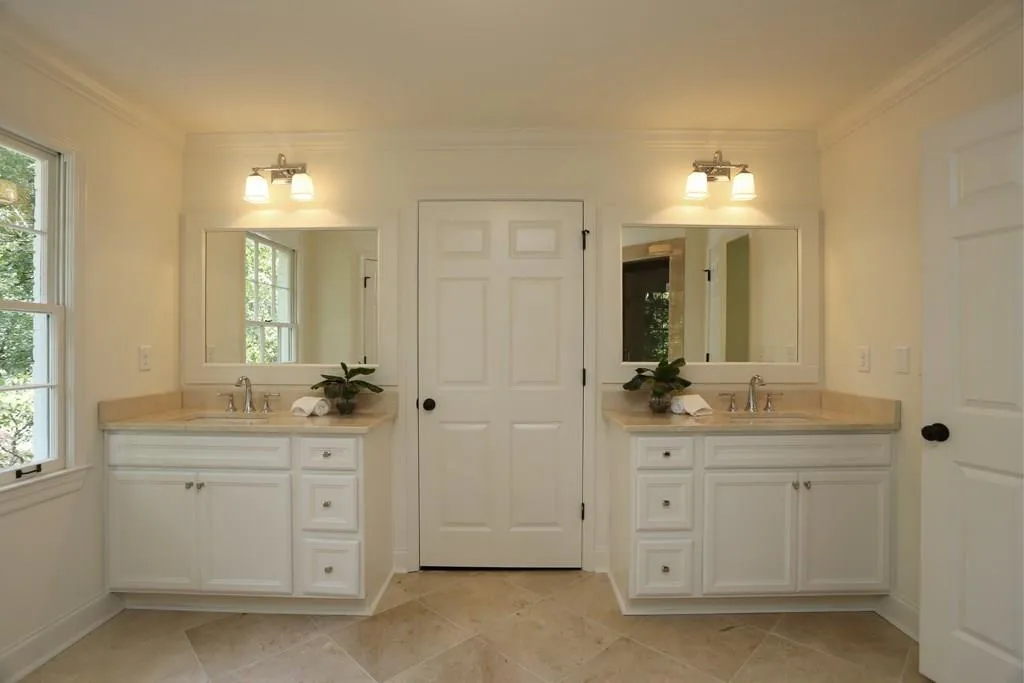 5200 High Point Road, Sandy Springs, Georgia 30342, 4 Bedrooms Bedrooms, ,3 BathroomsBathrooms,Residential,Sold,5200 High Point Road,5871006