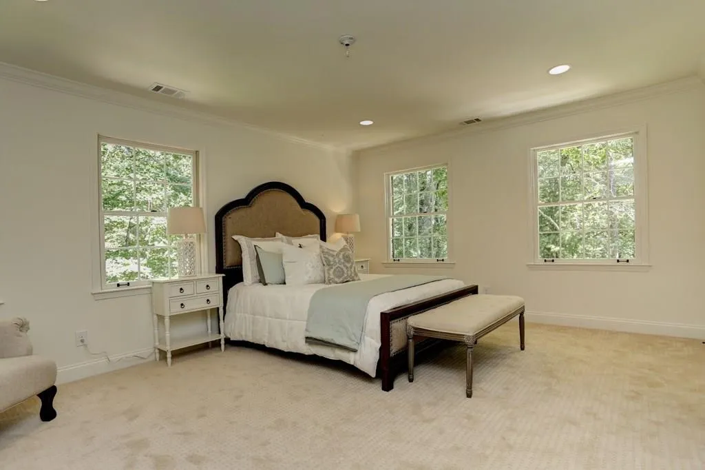 5200 High Point Road, Sandy Springs, Georgia 30342, 4 Bedrooms Bedrooms, ,3 BathroomsBathrooms,Residential,Sold,5200 High Point Road,5871006