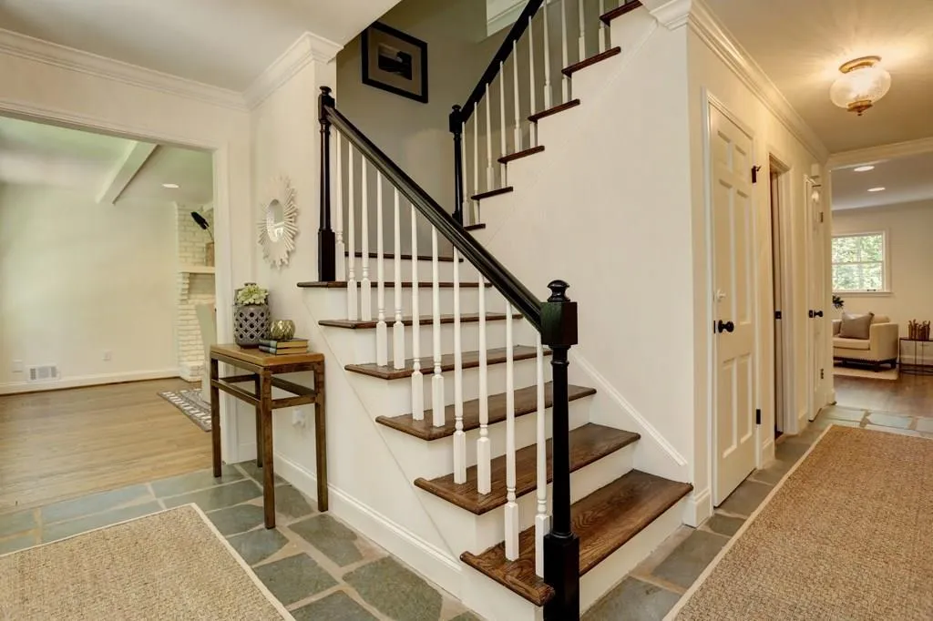 5200 High Point Road, Sandy Springs, Georgia 30342, 4 Bedrooms Bedrooms, ,3 BathroomsBathrooms,Residential,Sold,5200 High Point Road,5871006