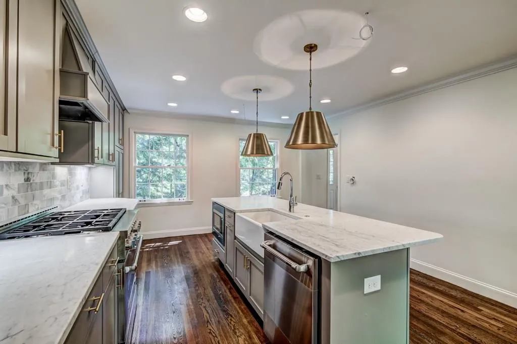 5200 High Point Road, Sandy Springs, Georgia 30342, 4 Bedrooms Bedrooms, ,3 BathroomsBathrooms,Residential,Sold,5200 High Point Road,5871006