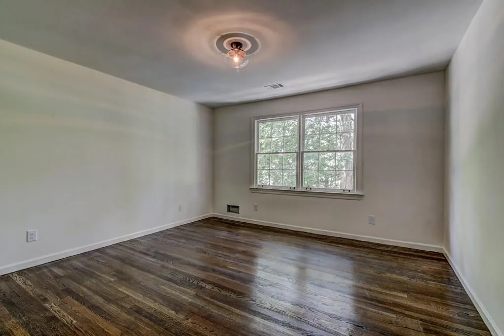 5200 High Point Road, Sandy Springs, Georgia 30342, 4 Bedrooms Bedrooms, ,3 BathroomsBathrooms,Residential,Sold,5200 High Point Road,5871006