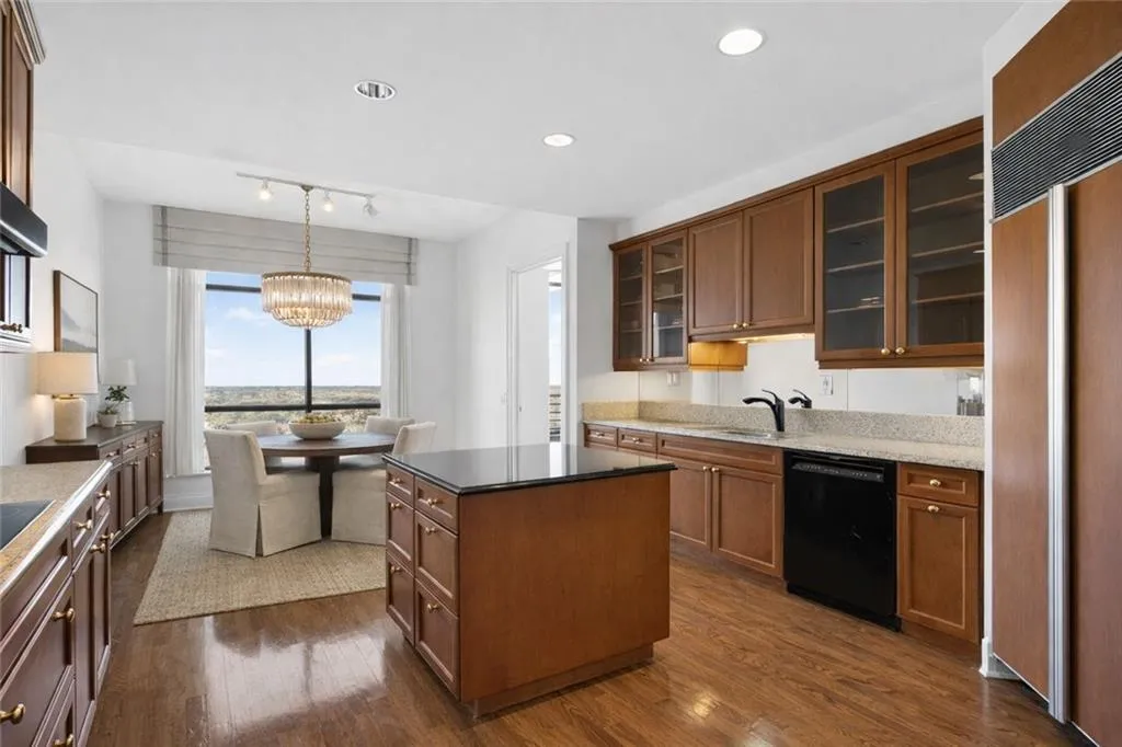 750 Park Avenue Ne Unit 18e, Atlanta, Georgia 30326, 2 Bedrooms Bedrooms, 0 ,2 BathroomsBathrooms,Residential,For Sale,750 Park Avenue Ne Unit 18e,7720110
