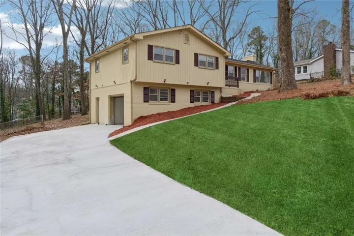 1573 Deerwood Lane, Acworth, Georgia 30102