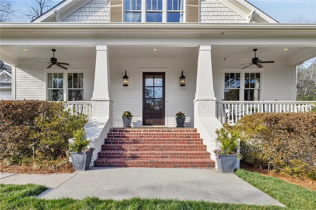 750 E Powderhorn Road, Atlanta, Georgia 30342, 5 Bedrooms Bedrooms, 0 ,5 BathroomsBathrooms,Residential,Sold,750 E Powderhorn Road,7730400