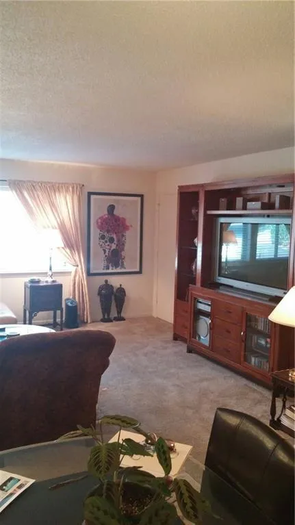 4266 Ne Roswell Road Unit H2, Atlanta, Georgia 30342, 2 Bedrooms Bedrooms, ,1 BathroomBathrooms,Residential,Sold,4266 Ne Roswell Road Unit H2,5664448