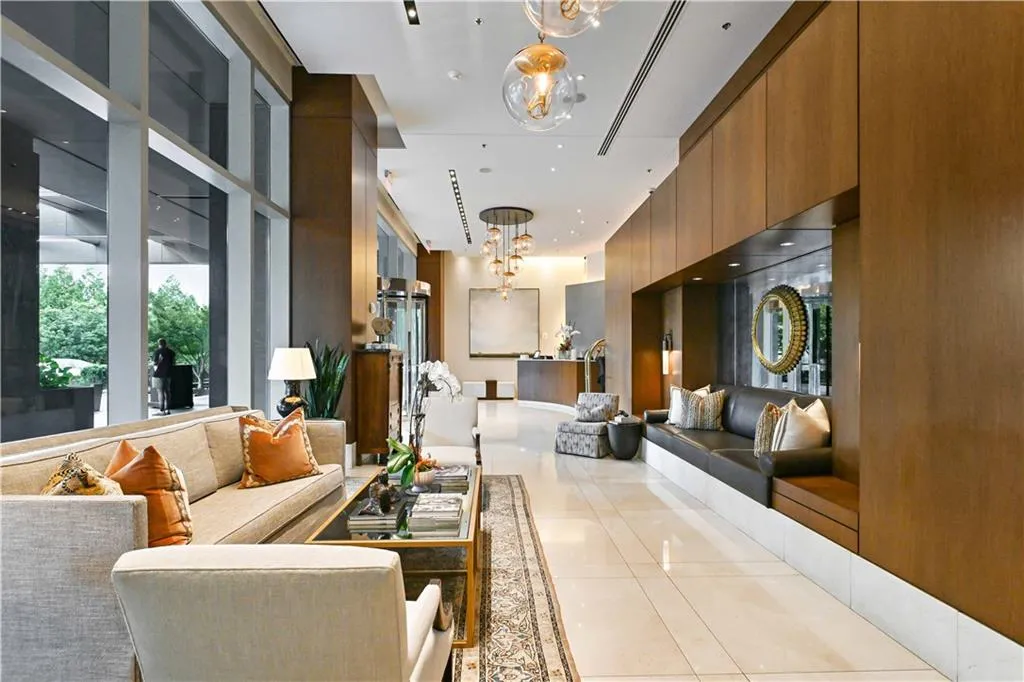 3630 Peachtree Road Ne Unit 2106, Atlanta, Georgia 30326, 1 Bedroom Bedrooms, ,1 BathroomBathrooms,Residential,For Sale,3630 Peachtree Road Ne Unit 2106,7663369