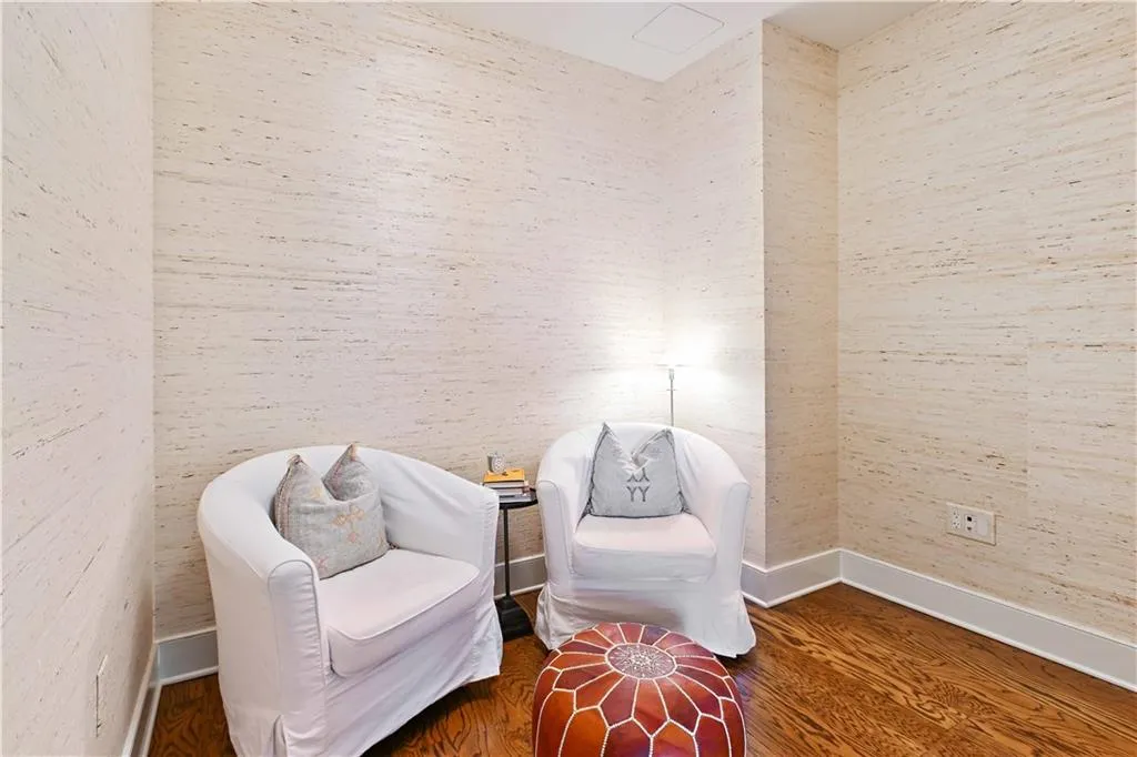 3630 Peachtree Road Ne Unit 2106, Atlanta, Georgia 30326, 1 Bedroom Bedrooms, ,1 BathroomBathrooms,Residential,For Sale,3630 Peachtree Road Ne Unit 2106,7663369
