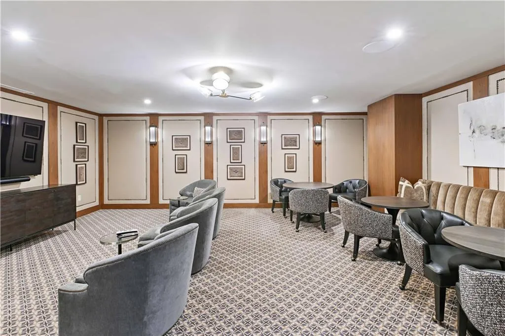 3630 Peachtree Road Ne Unit 2106, Atlanta, Georgia 30326, 1 Bedroom Bedrooms, ,1 BathroomBathrooms,Residential,For Sale,3630 Peachtree Road Ne Unit 2106,7663369
