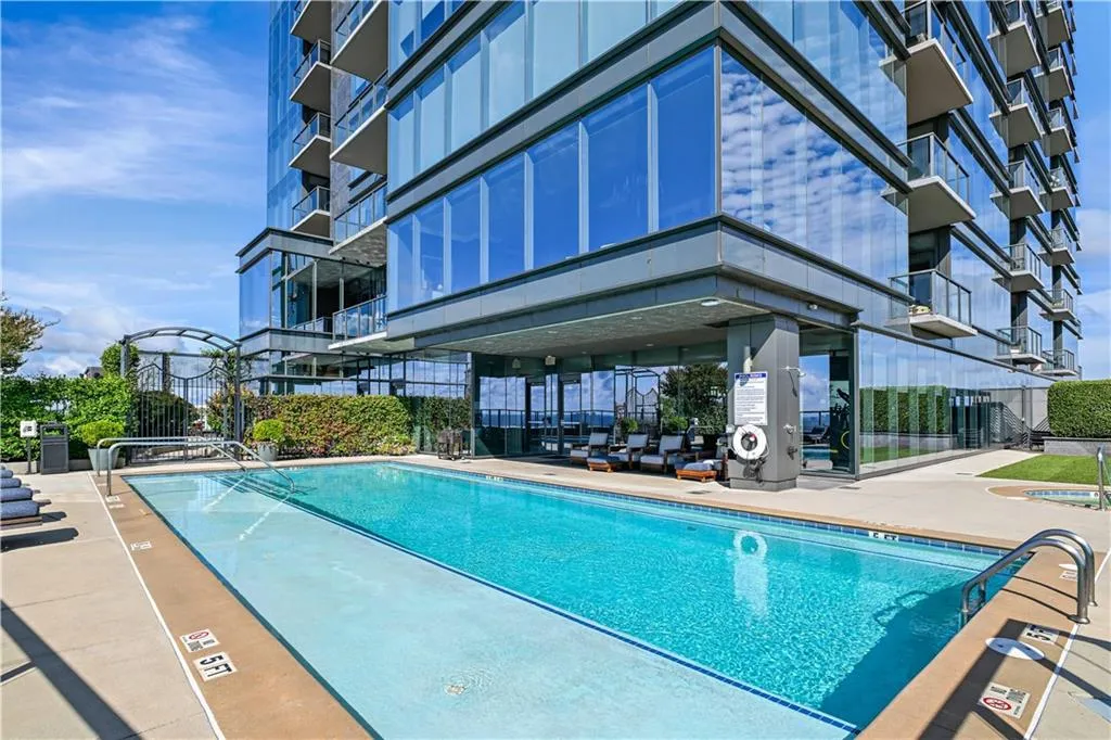 3630 Peachtree Road Ne Unit 2106, Atlanta, Georgia 30326, 1 Bedroom Bedrooms, ,1 BathroomBathrooms,Residential,For Sale,3630 Peachtree Road Ne Unit 2106,7663369