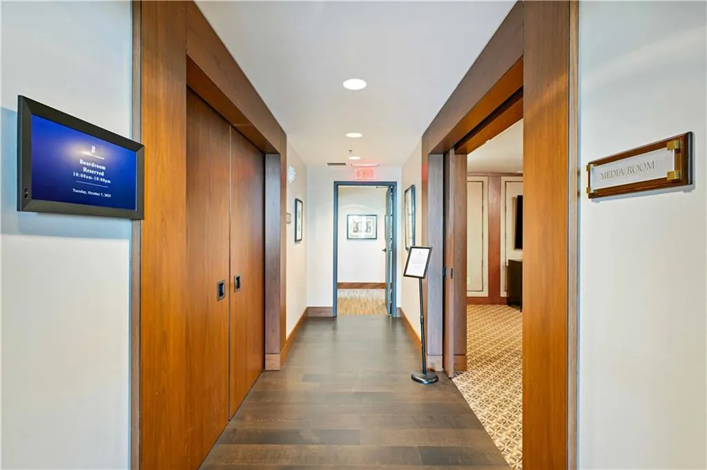 3630 Peachtree Road Ne Unit 2106, Atlanta, Georgia 30326, 1 Bedroom Bedrooms, ,1 BathroomBathrooms,Residential,For Sale,3630 Peachtree Road Ne Unit 2106,7663369