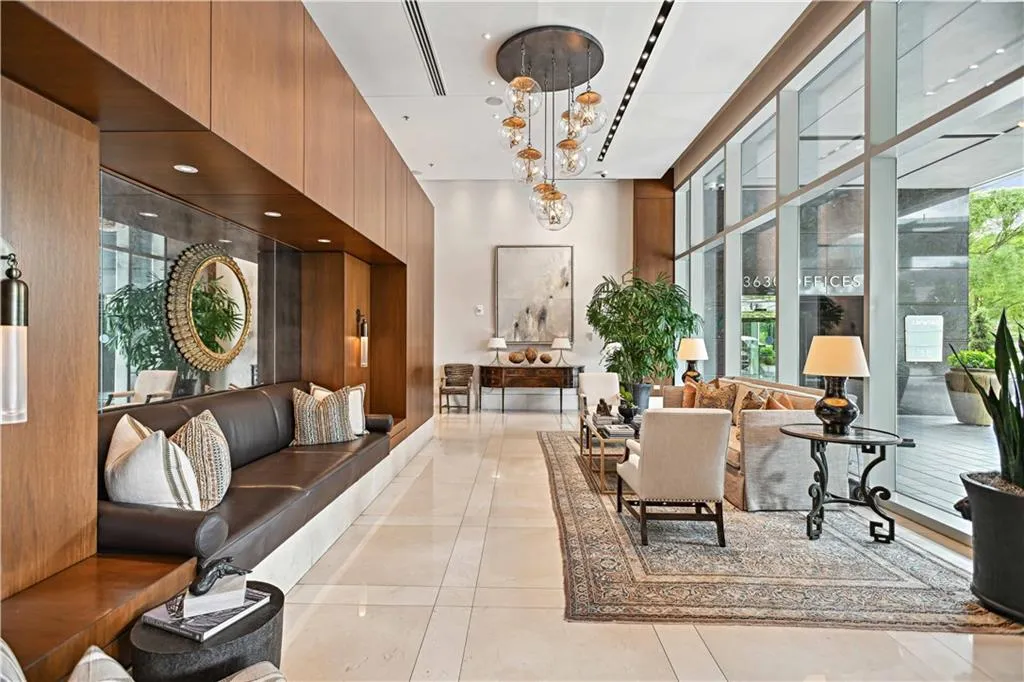 3630 Peachtree Road Ne Unit 2106, Atlanta, Georgia 30326, 1 Bedroom Bedrooms, ,1 BathroomBathrooms,Residential,For Sale,3630 Peachtree Road Ne Unit 2106,7663369