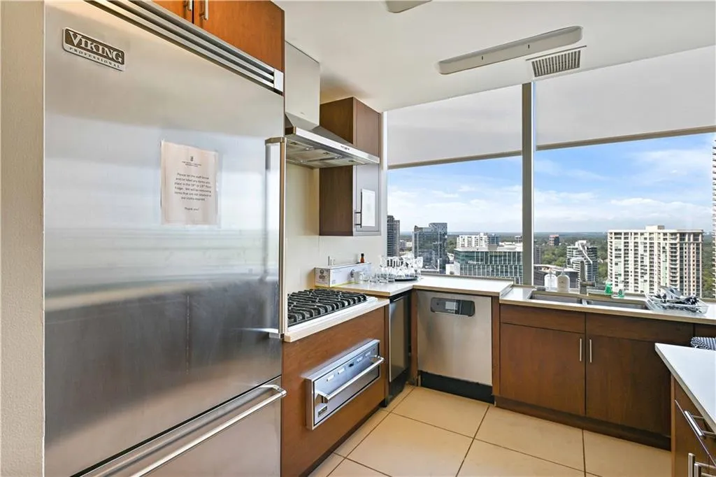 3630 Peachtree Road Ne Unit 2106, Atlanta, Georgia 30326, 1 Bedroom Bedrooms, ,1 BathroomBathrooms,Residential,For Sale,3630 Peachtree Road Ne Unit 2106,7663369