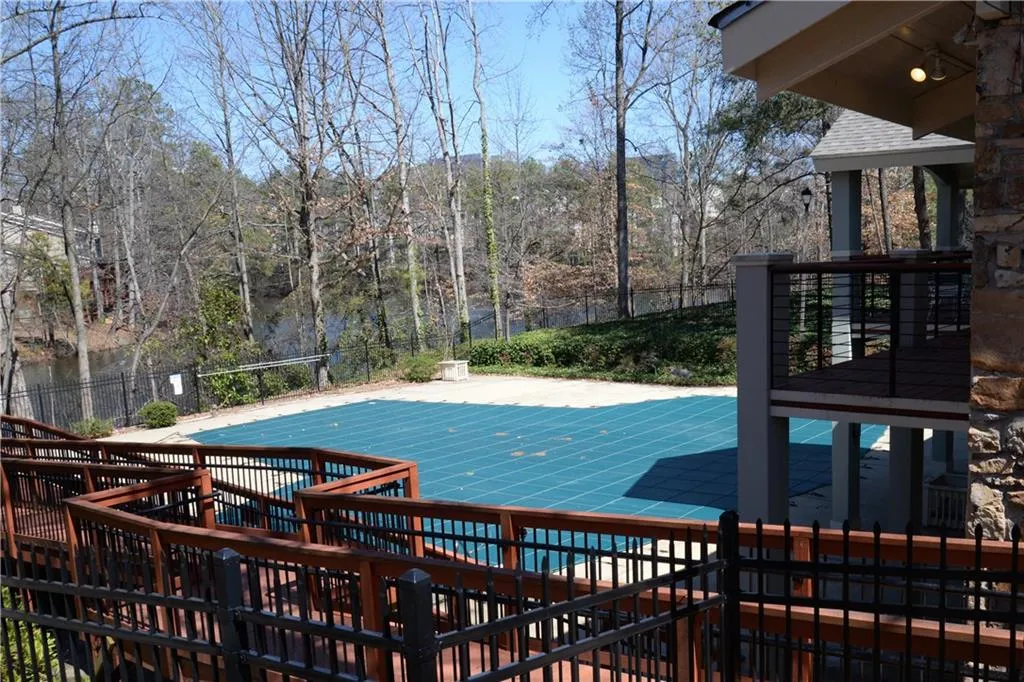 63 Dunwoody Springs Drive Unit D, Atlanta, Georgia 30328, 3 Bedrooms Bedrooms, ,2 BathroomsBathrooms,Residential,Sold,63 Dunwoody Springs Drive Unit D,5819165