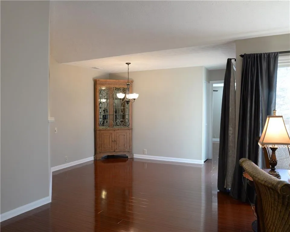 63 Dunwoody Springs Drive Unit D, Atlanta, Georgia 30328, 3 Bedrooms Bedrooms, ,2 BathroomsBathrooms,Residential,Sold,63 Dunwoody Springs Drive Unit D,5819165