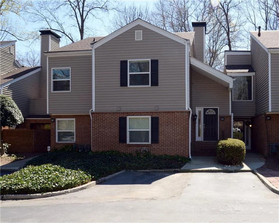 63 Dunwoody Springs Drive Unit D, Atlanta, Georgia 30328, 3 Bedrooms Bedrooms, ,2 BathroomsBathrooms,Residential,Sold,63 Dunwoody Springs Drive Unit D,5819165