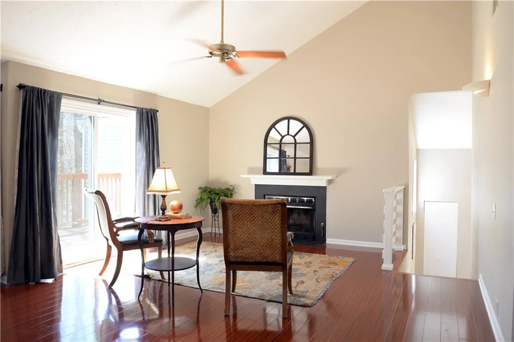 63 Dunwoody Springs Drive Unit D, Atlanta, Georgia 30328, 3 Bedrooms Bedrooms, ,2 BathroomsBathrooms,Residential,Sold,63 Dunwoody Springs Drive Unit D,5819165