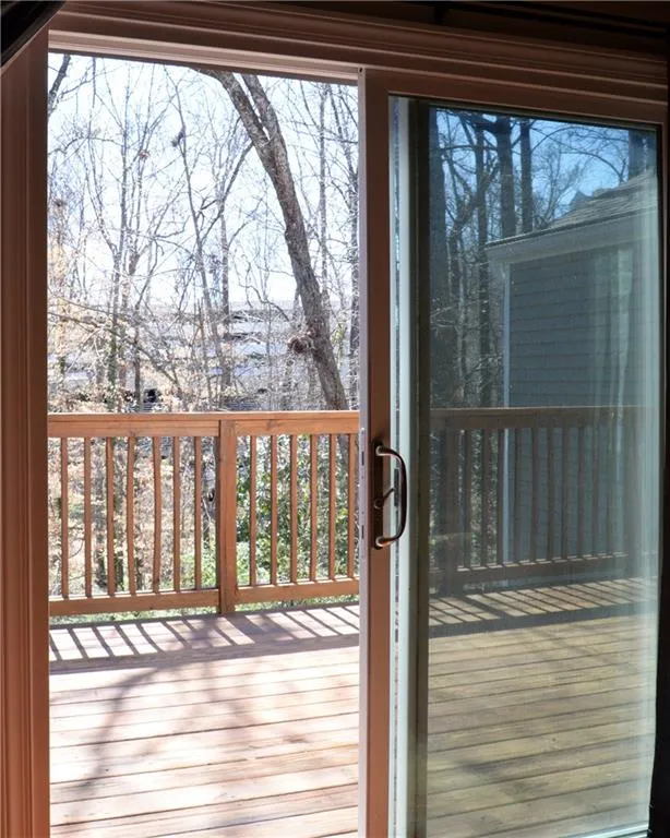 63 Dunwoody Springs Drive Unit D, Atlanta, Georgia 30328, 3 Bedrooms Bedrooms, ,2 BathroomsBathrooms,Residential,Sold,63 Dunwoody Springs Drive Unit D,5819165