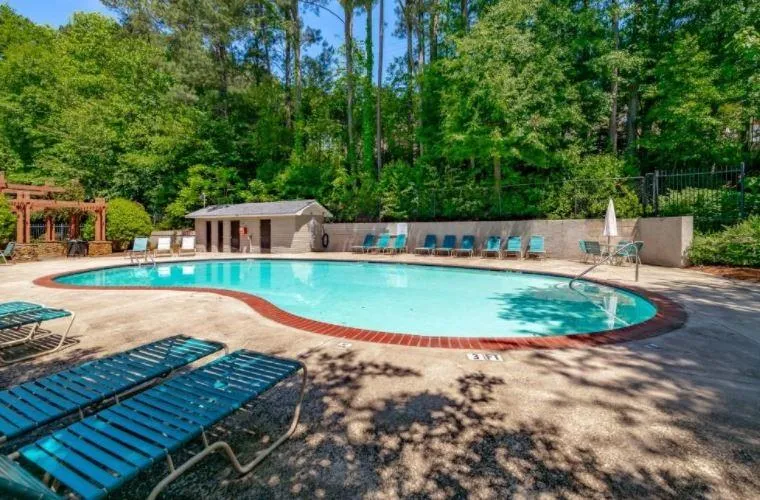 6940 Roswell Road Unit 4f, Atlanta, Georgia 30328, 2 Bedrooms Bedrooms, ,1 BathroomBathrooms,Residential,Sold,6940 Roswell Road Unit 4f,7015737