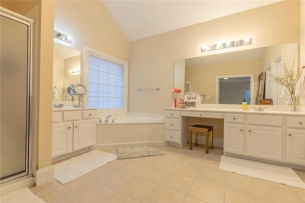 Atlanta, Georgia 30319, 5 Bedrooms Bedrooms, ,4 BathroomsBathrooms,Residential,For Sale,7696012