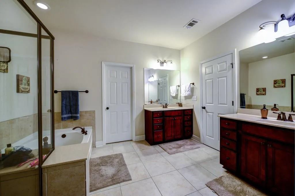 5578 High Point Road, Atlanta, Georgia 30342, 3 Bedrooms Bedrooms, ,3 BathroomsBathrooms,Residential,Sold,5578 High Point Road,5721705