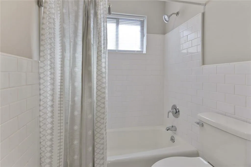 5579 Kingsport Drive Bldg 23, Sandy Springs, Georgia 30342, 2 Bedrooms Bedrooms, ,1 BathroomBathrooms,Residential,Sold,5579 Kingsport Drive Bldg 23,6821003