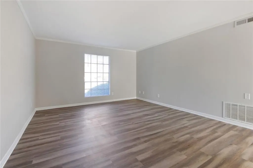 5579 Kingsport Drive Bldg 23, Sandy Springs, Georgia 30342, 2 Bedrooms Bedrooms, ,1 BathroomBathrooms,Residential,Sold,5579 Kingsport Drive Bldg 23,6821003