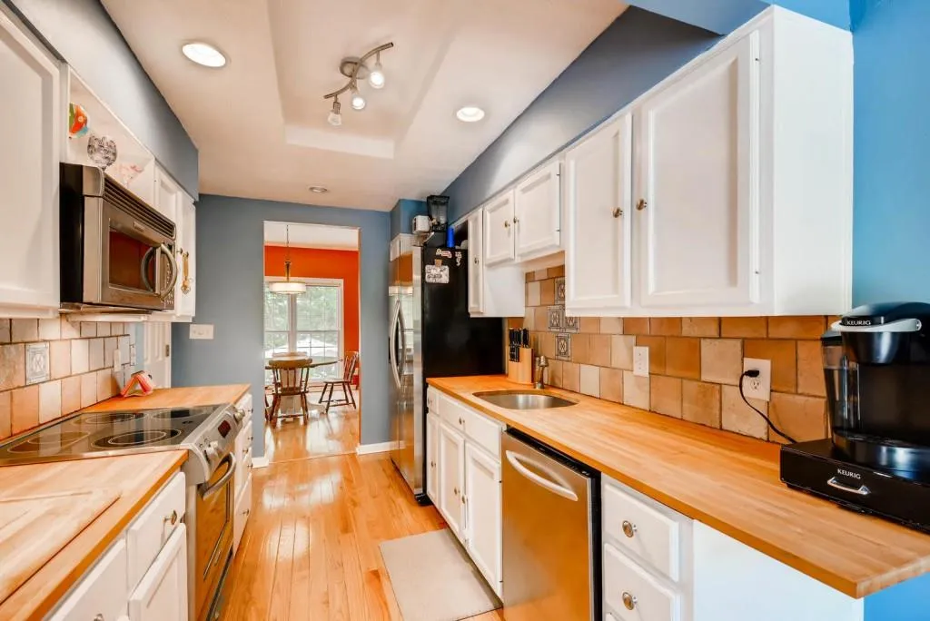 404 Brandywine Circle, Atlanta, Georgia 30350, 3 Bedrooms Bedrooms, ,2 BathroomsBathrooms,Residential,Sold,404 Brandywine Circle,6009987