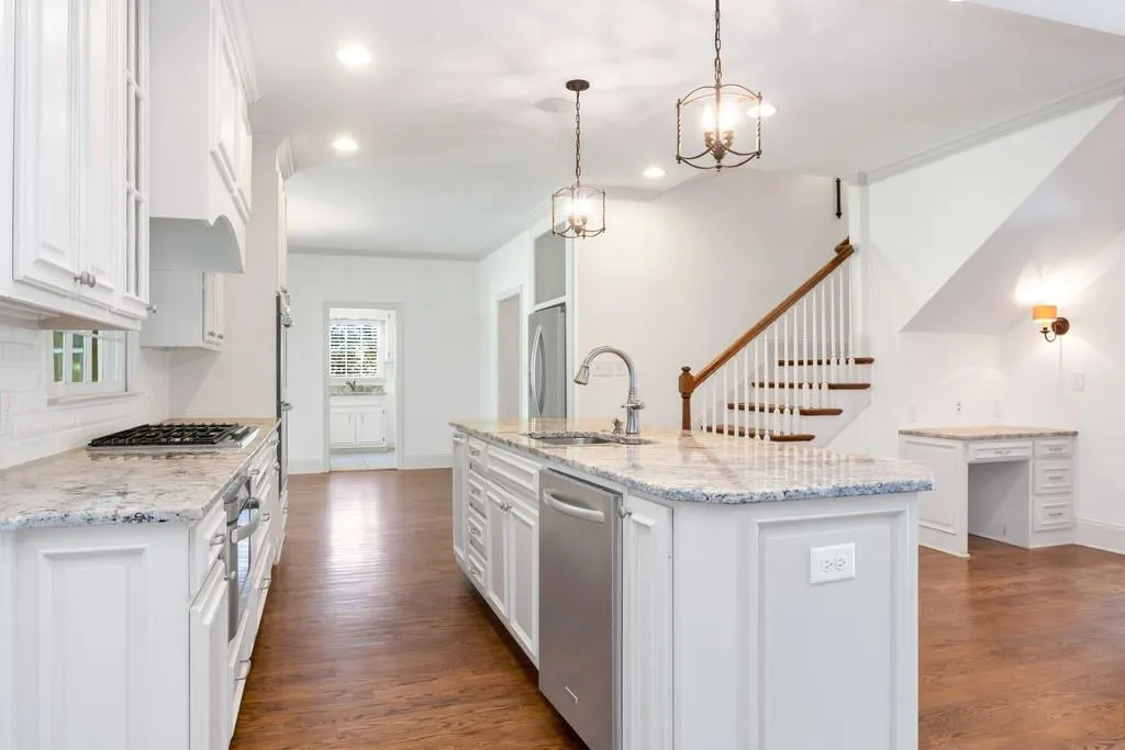 125 Churchill Drive, Sandy Springs, Georgia 30350, 5 Bedrooms Bedrooms, ,5 BathroomsBathrooms,Residential,Sold,125 Churchill Drive,6535434