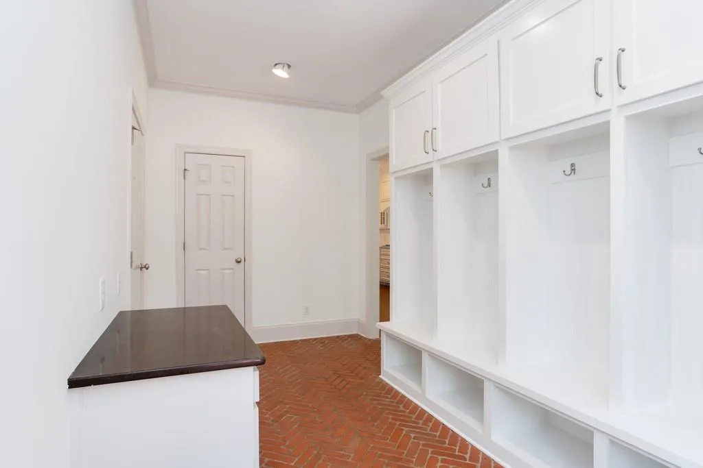 125 Churchill Drive, Sandy Springs, Georgia 30350, 5 Bedrooms Bedrooms, ,5 BathroomsBathrooms,Residential,Sold,125 Churchill Drive,6535434