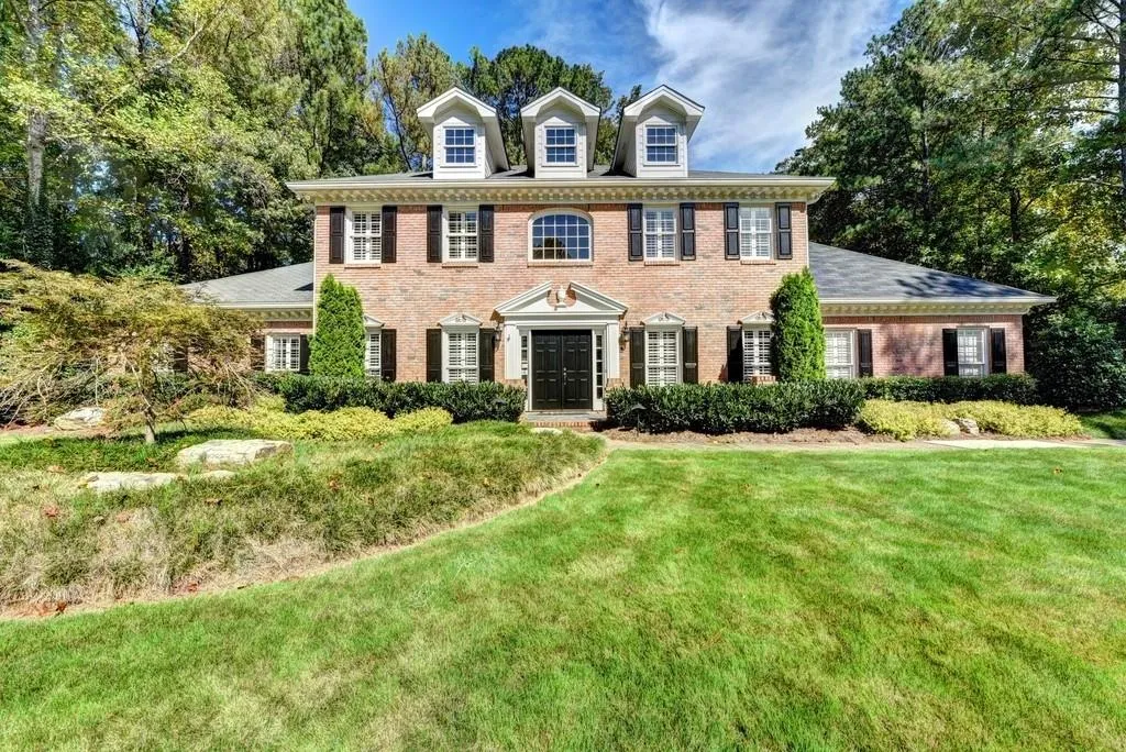 125 Churchill Drive, Sandy Springs, Georgia 30350, 5 Bedrooms Bedrooms, ,5 BathroomsBathrooms,Residential,Sold,125 Churchill Drive,6535434