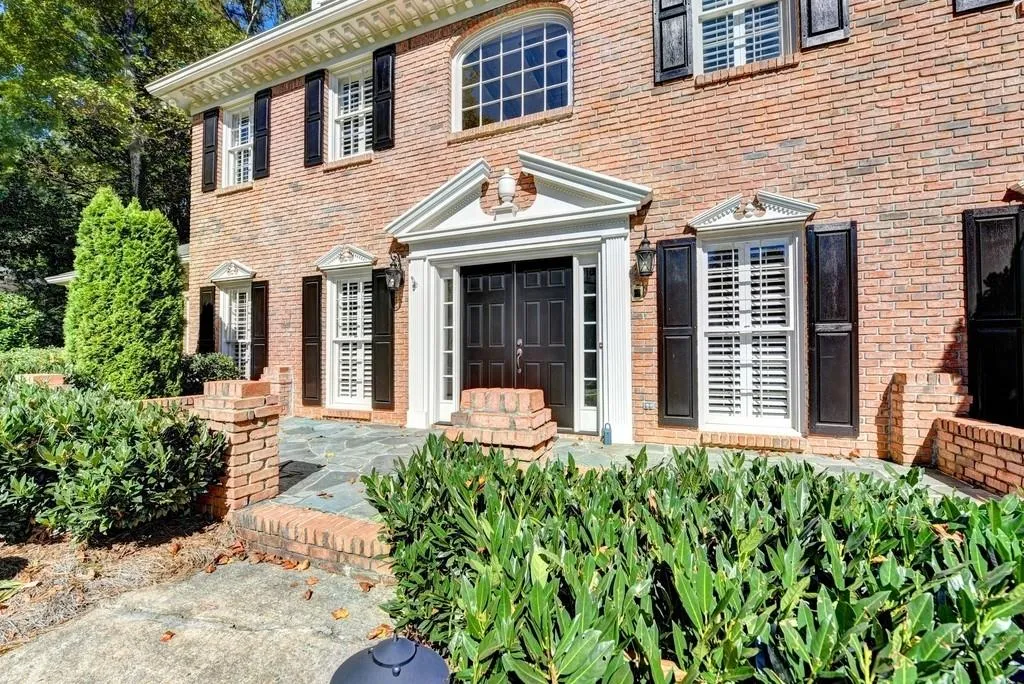 125 Churchill Drive, Sandy Springs, Georgia 30350, 5 Bedrooms Bedrooms, ,5 BathroomsBathrooms,Residential,Sold,125 Churchill Drive,6535434