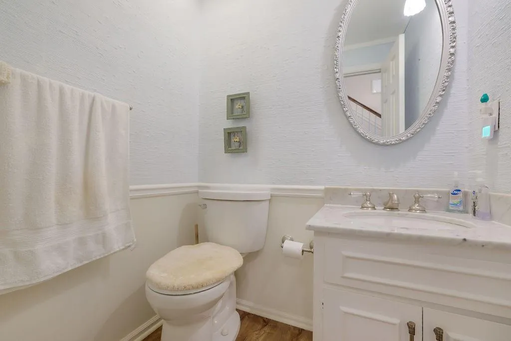 5273 Glenridge Drive, Sandy Springs, Georgia 30342, 3 Bedrooms Bedrooms, ,3 BathroomsBathrooms,Residential,Sold,5273 Glenridge Drive,7452541