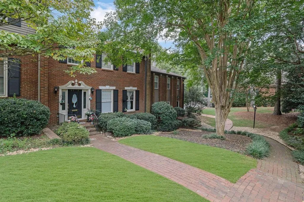 5273 Glenridge Drive, Sandy Springs, Georgia 30342, 3 Bedrooms Bedrooms, ,3 BathroomsBathrooms,Residential,Sold,5273 Glenridge Drive,7452541