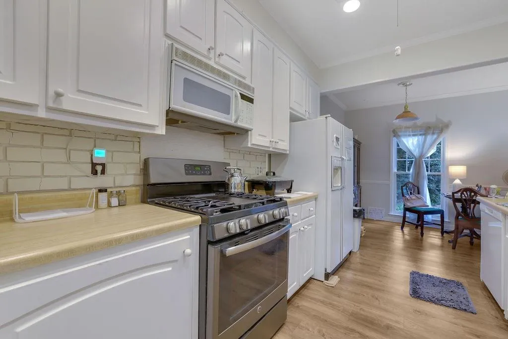 5273 Glenridge Drive, Sandy Springs, Georgia 30342, 3 Bedrooms Bedrooms, ,3 BathroomsBathrooms,Residential,Sold,5273 Glenridge Drive,7452541