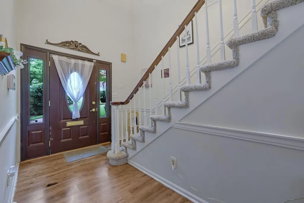 5273 Glenridge Drive, Sandy Springs, Georgia 30342, 3 Bedrooms Bedrooms, ,3 BathroomsBathrooms,Residential,Sold,5273 Glenridge Drive,7452541