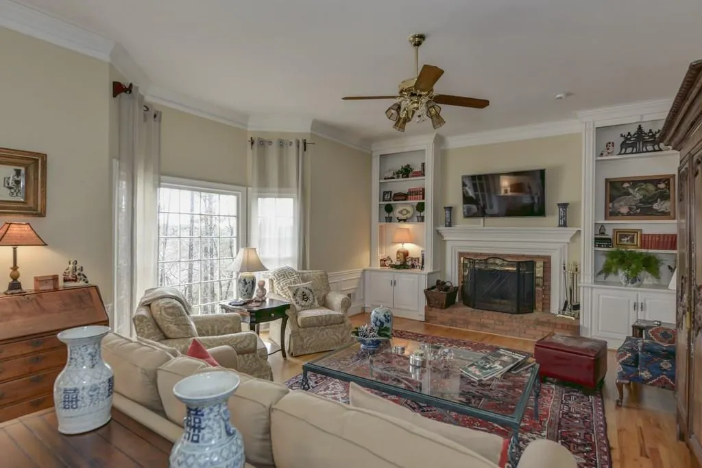 2990 Coles Way, Sandy Springs, Georgia 30350, 5 Bedrooms Bedrooms, ,4 BathroomsBathrooms,Residential,Sold,2990 Coles Way,5588510
