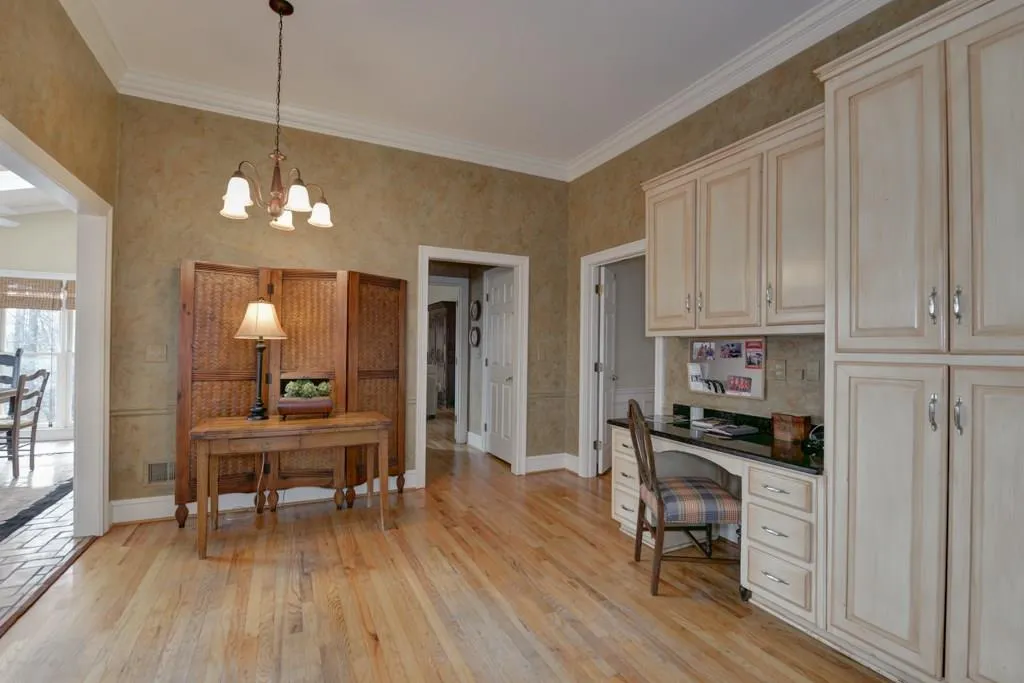 2990 Coles Way, Sandy Springs, Georgia 30350, 5 Bedrooms Bedrooms, ,4 BathroomsBathrooms,Residential,Sold,2990 Coles Way,5588510