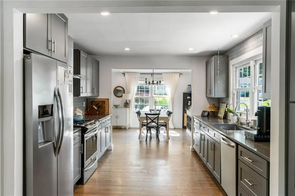 1090 Shepherds Lane Ne, Atlanta, Georgia 30324, 3 Bedrooms Bedrooms, ,2 BathroomsBathrooms,Residential,For Sale,1090 Shepherds Lane Ne,7617113