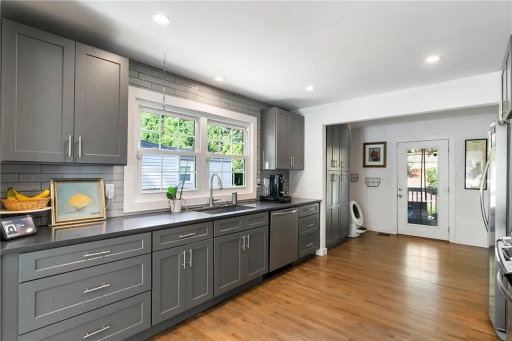 1090 Shepherds Lane Ne, Atlanta, Georgia 30324, 3 Bedrooms Bedrooms, ,2 BathroomsBathrooms,Residential,For Sale,1090 Shepherds Lane Ne,7617113