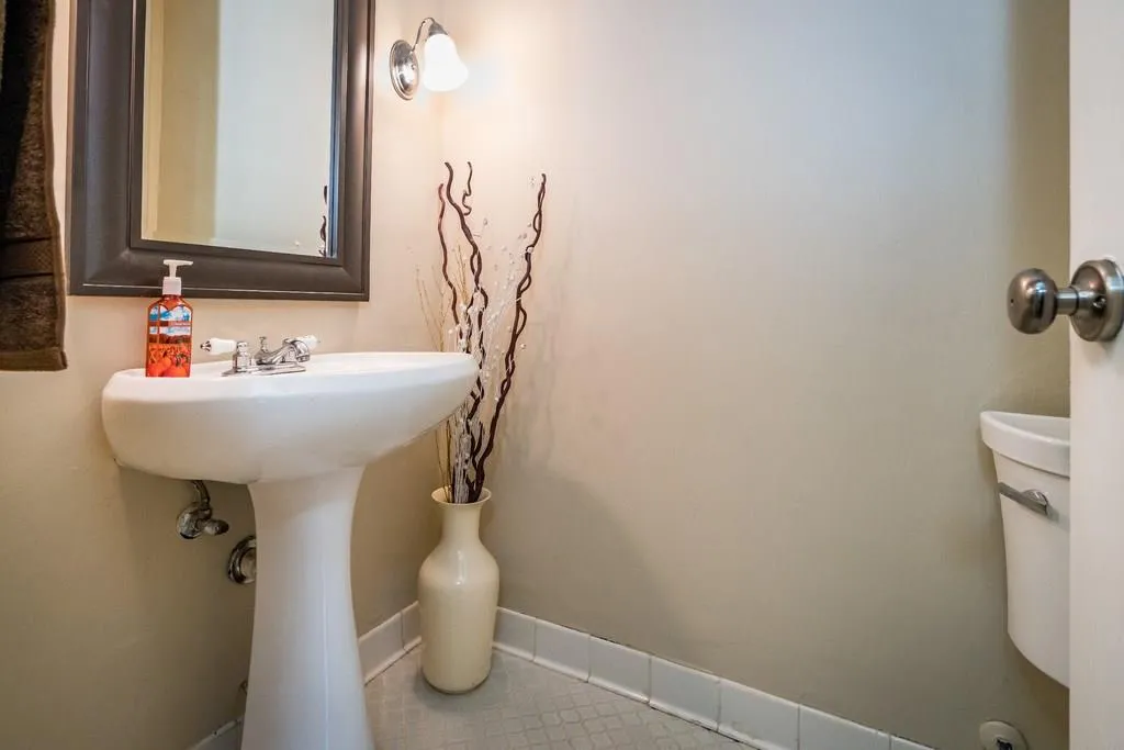 6520 Roswell Road Unit 94, Atlanta, Georgia 30328, 2 Bedrooms Bedrooms, ,1 BathroomBathrooms,Residential,Sold,6520 Roswell Road Unit 94,5812606