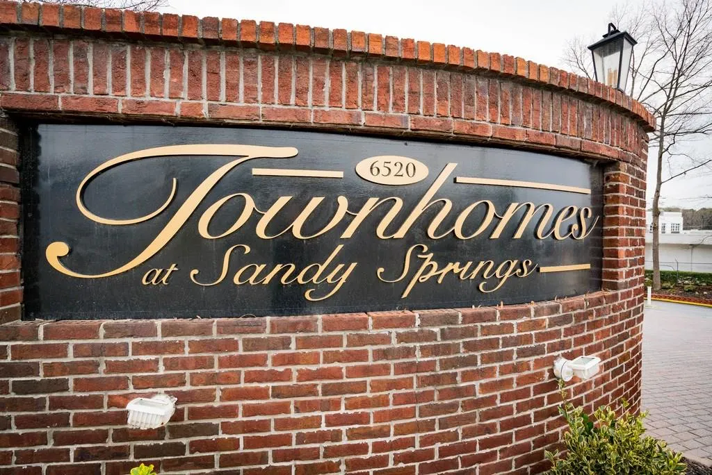 6520 Roswell Road Unit 94, Atlanta, Georgia 30328, 2 Bedrooms Bedrooms, ,1 BathroomBathrooms,Residential,Sold,6520 Roswell Road Unit 94,5812606