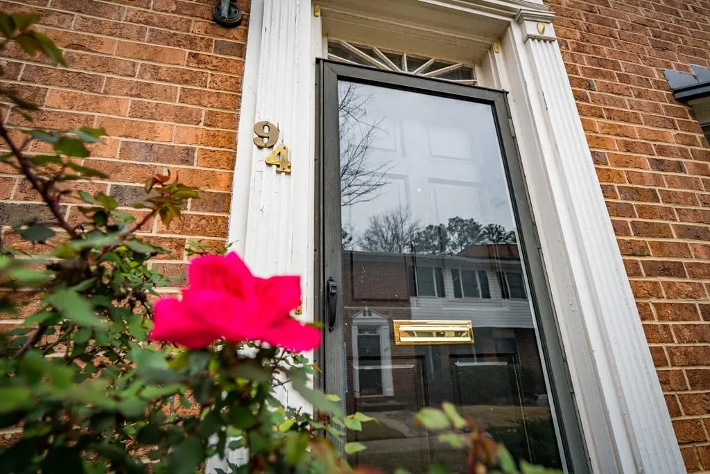 6520 Roswell Road Unit 94, Atlanta, Georgia 30328, 2 Bedrooms Bedrooms, ,1 BathroomBathrooms,Residential,Sold,6520 Roswell Road Unit 94,5812606